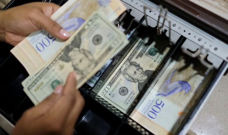  Pakistan to Receive $70 Million from IMF